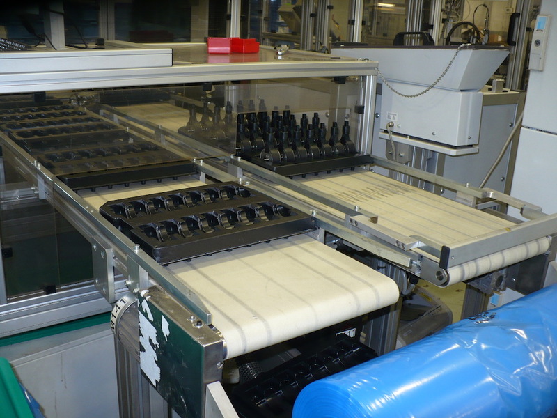 Belt Conveyors with Trays
