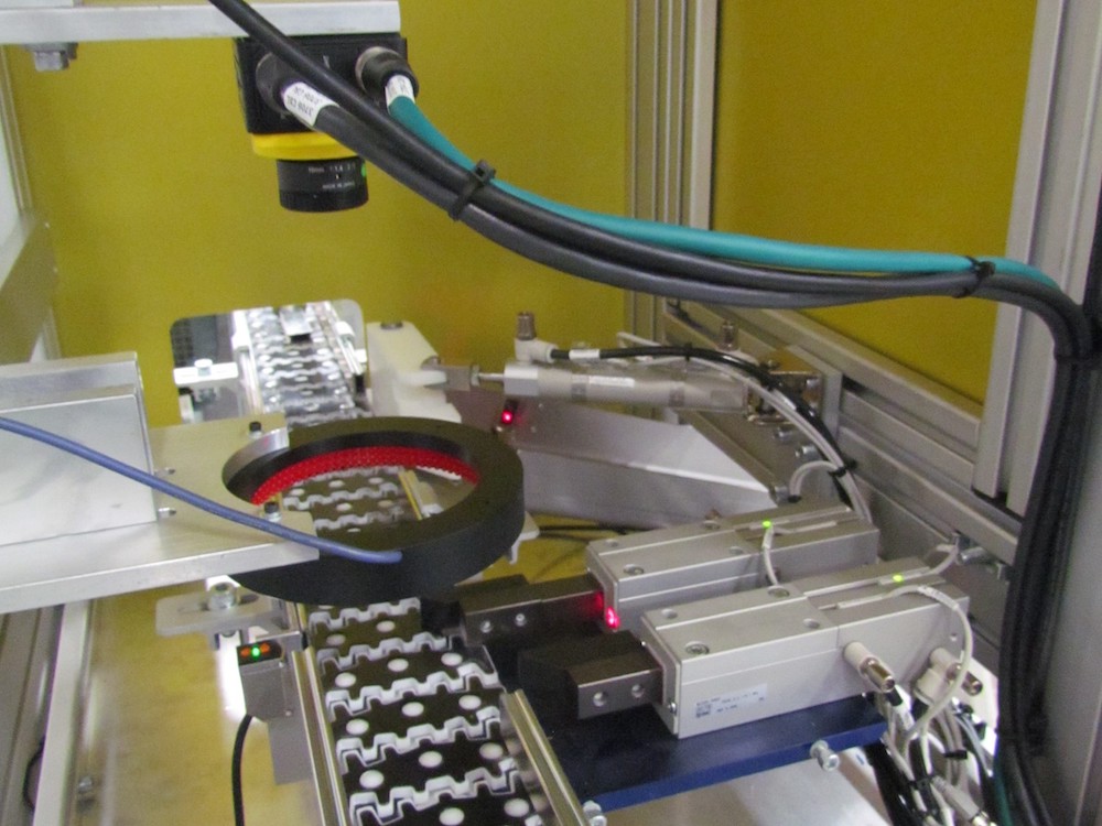 Vision inspection with reject chute